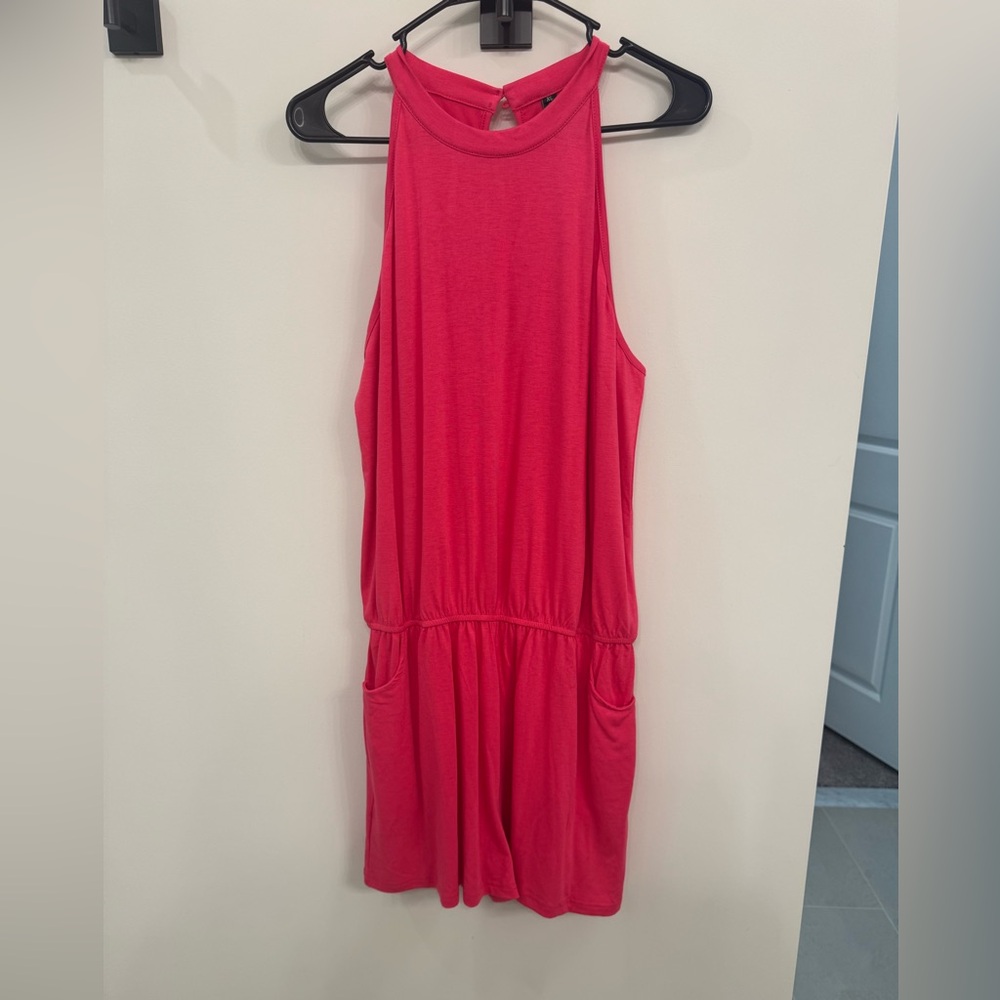 Sleeveless pink romper with Pockets